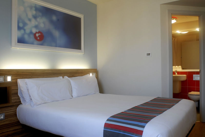 Travelodge Nottingham Central מראה חיצוני תמונה